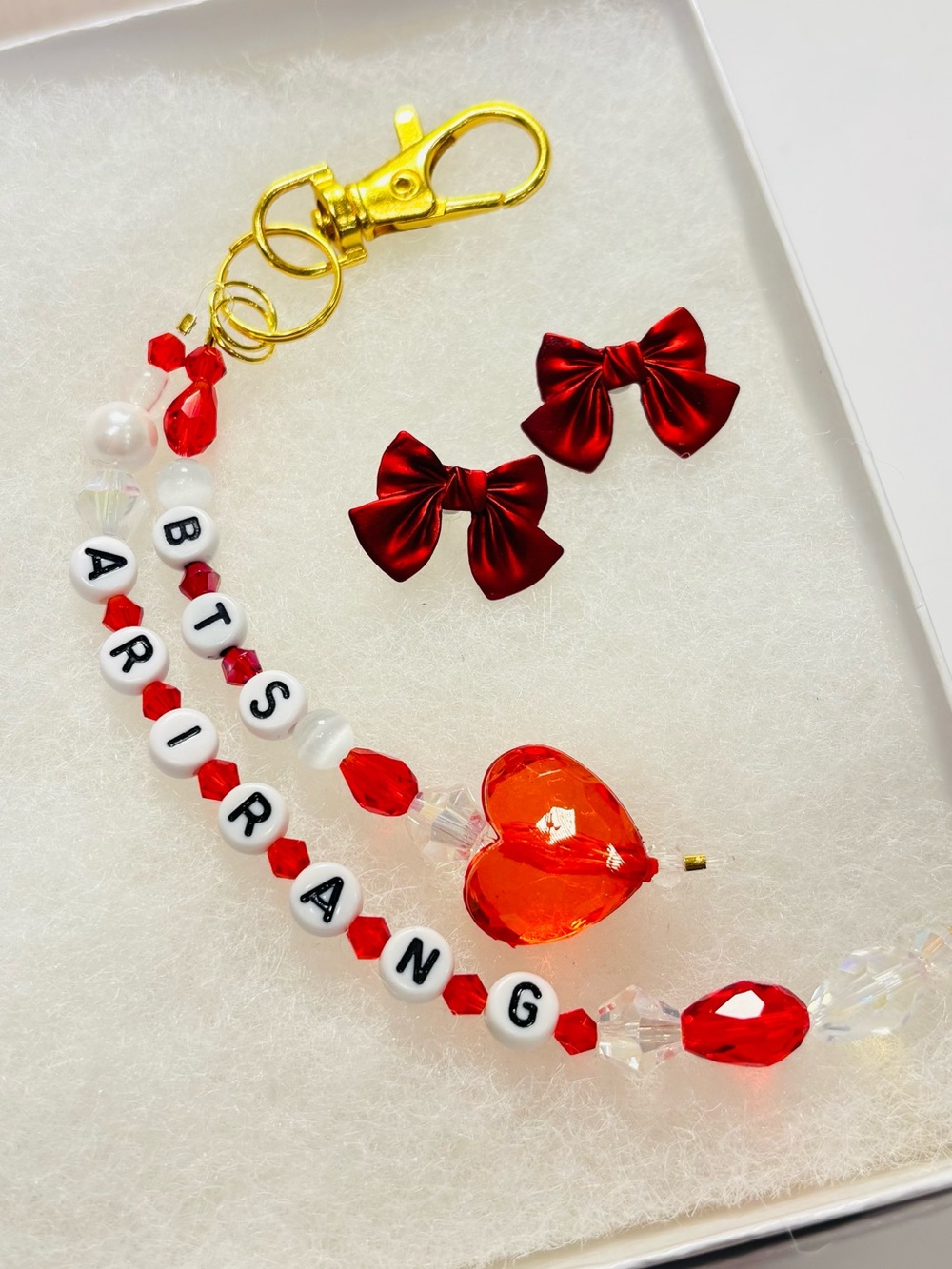 (2pcs) BTS ARIRANG 2026 Keychain & Bow Earring Bundle